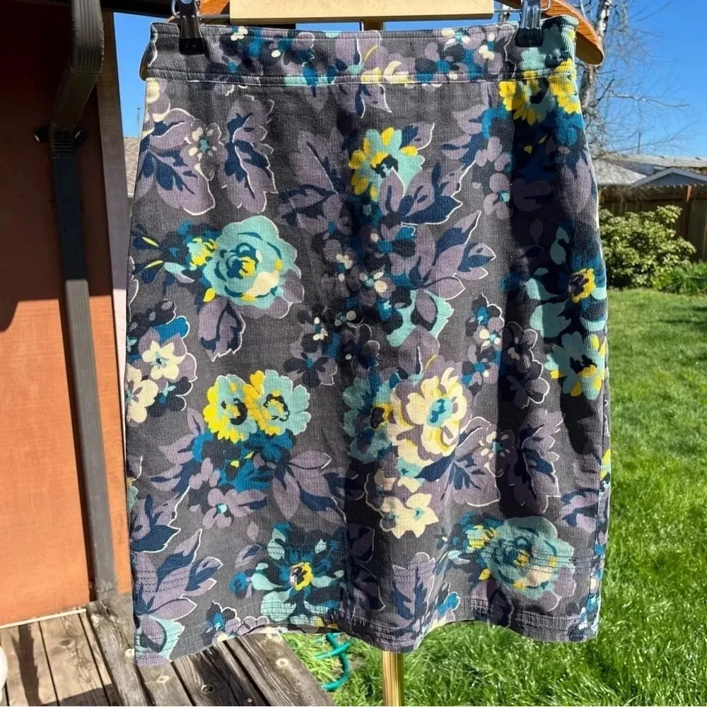 BODEN ~ Floral corduroy medium length skirt - Picture 2 of 11